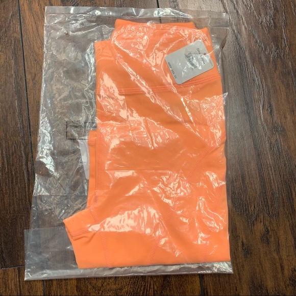 NWT Free People High-Rise Biker Baby Short - Picture 4 of 5